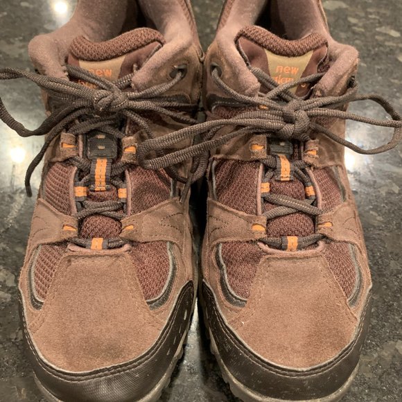 New Balance 605 Men's Suede Outdoor Shoes - Picture 2 of 4